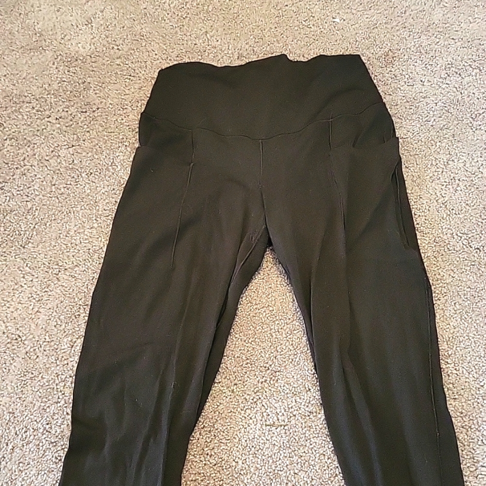Black arerie leggings with pockets